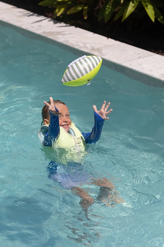 SunnyLife labda Neoprene Football Tides Out Citrus S51NFBML