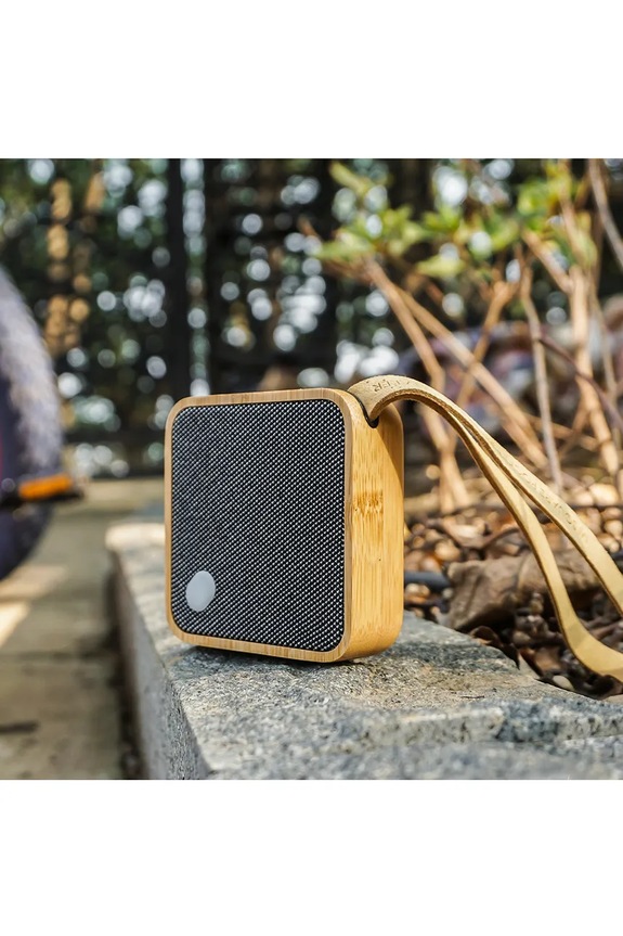 Беспроводная колонка Gingko Design Mi Square Pocket Speaker 7 x 7 x 2,8 cm G005BO бежевый