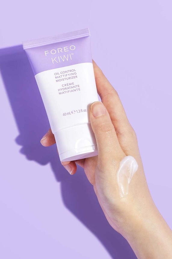 Home SPA Hydratačný a zmatňujúci krém pre mastnú pleť FOREO KIWI Oil Control Mattifying Moisturizer 40mL F2433 viacfarebná