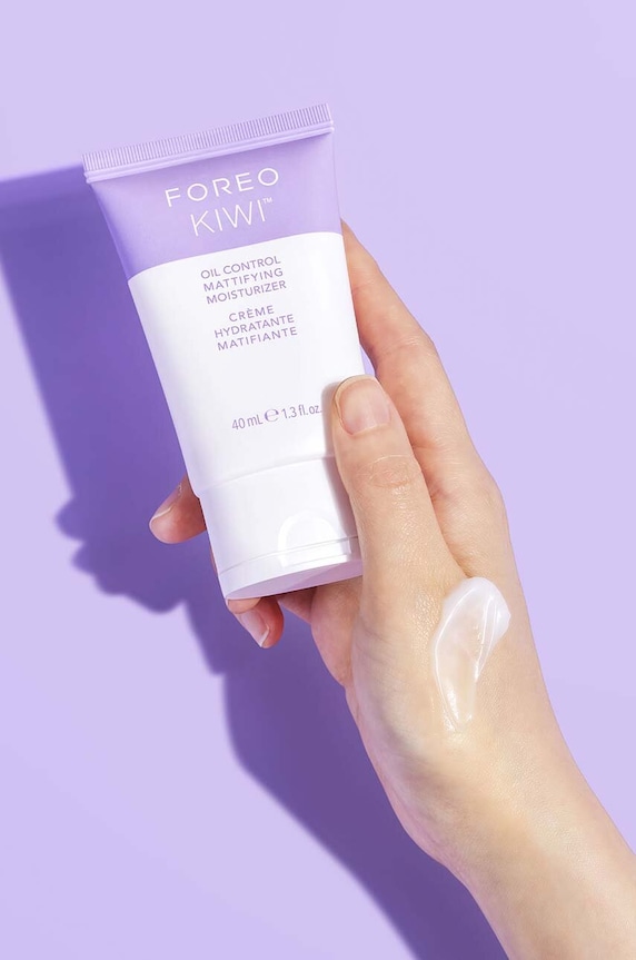 Home SPA Hydratačný a zmatňujúci krém pre mastnú pleť FOREO KIWI Oil Control Mattifying Moisturizer 40mL F2433 viacfarebná