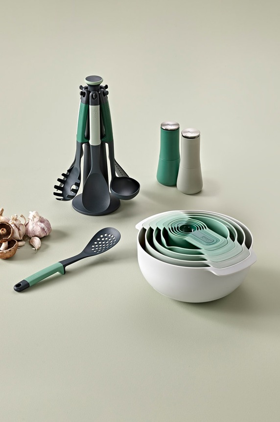 Joseph Joseph konyhai kiegészítők készlete: tálak és mérőpoharak Nest (9 db) 40112