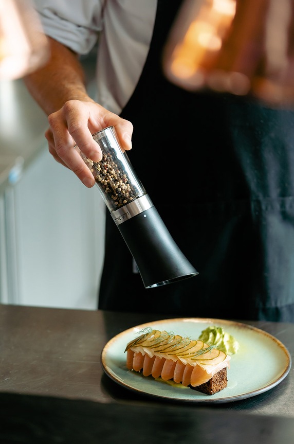 Vialli Design młynek elektryczny do przypraw 8845