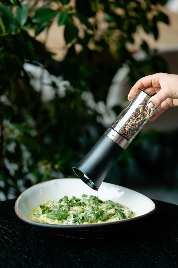 Vialli Design młynek elektryczny do przypraw 8845