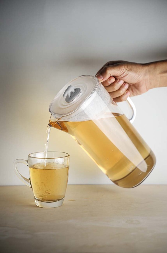 Qualy carafă 1,5 L. QL10344.CL.WH multicolor
