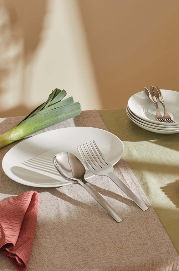 Konyha és bár Alessi spagetti tálaló villa Tibidabo KL13 szürke