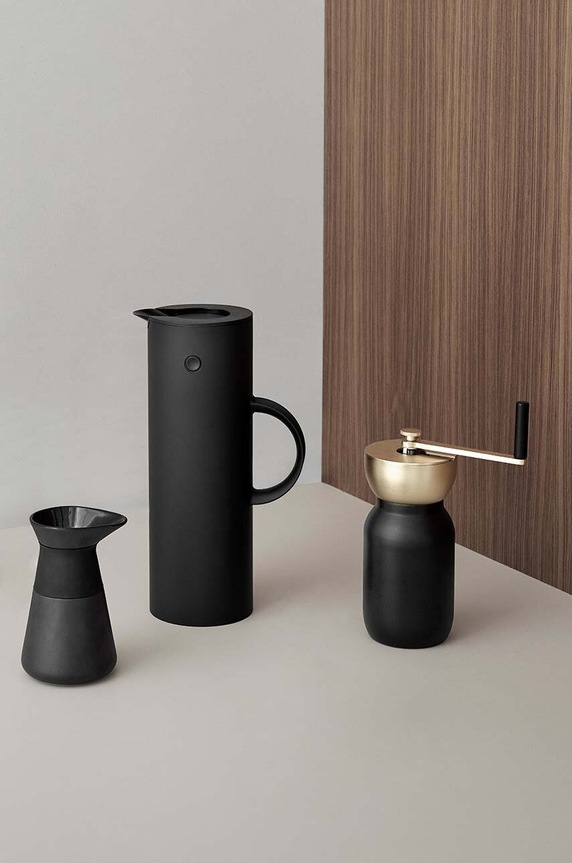 Vrč za mleko Stelton Theo 400 ml x.638 črna AA00