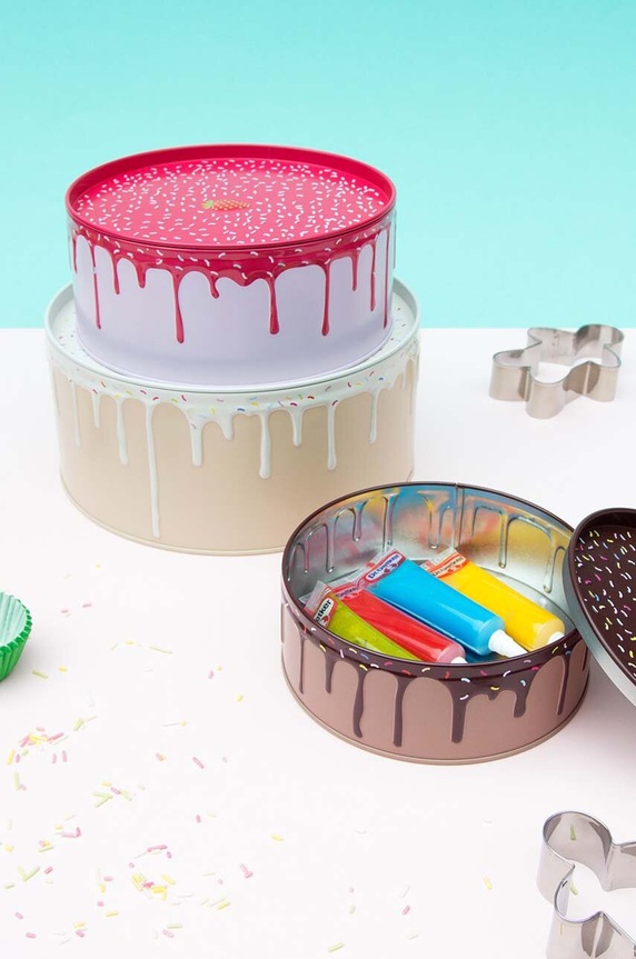 Kuchyňa a bar Úložný box Luckies of London Cake Storage Tins 3-pak SK.TINCAKE1 viacfarebná
