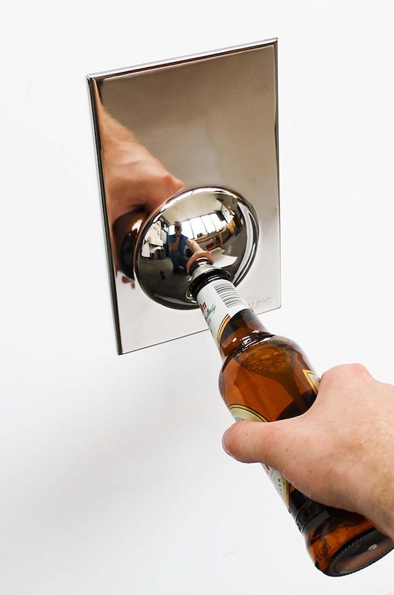 Luckies of London deschizator de sticle Magnetic Bottle Opener SK.BOFM01.SS multicolor