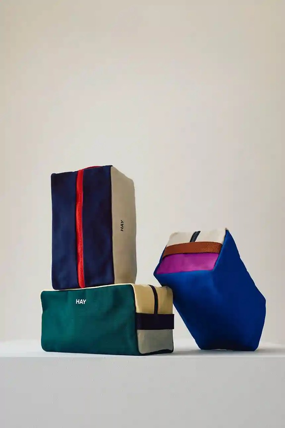 Akcesoria HAY kosmetyczka Multi Wash Bag M/26 x 14 x 14 cm AE983.A602.AS11 granatowy
