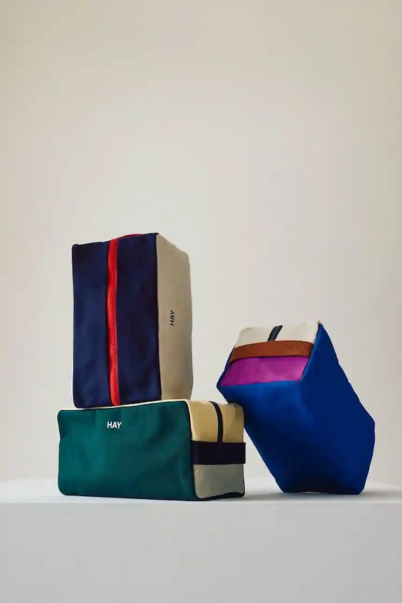 Akcesoria HAY kosmetyczka Multi Wash Bag M/26 x 14 x 14 cm AE983.A602.AS11 granatowy