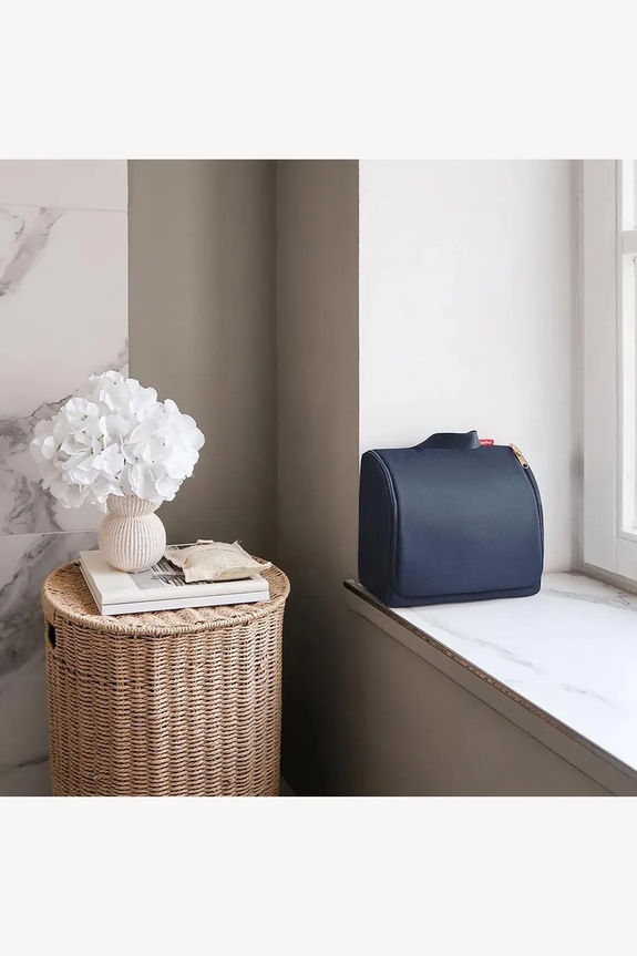 Козметична чанта за път Reisenthel Toiletbag XL тъмносин RWO4126