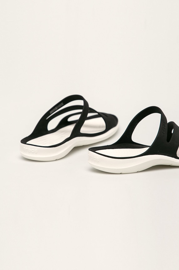 Obuwie Crocs klapki Swiftwater Sandal 203998.BLACK czarny