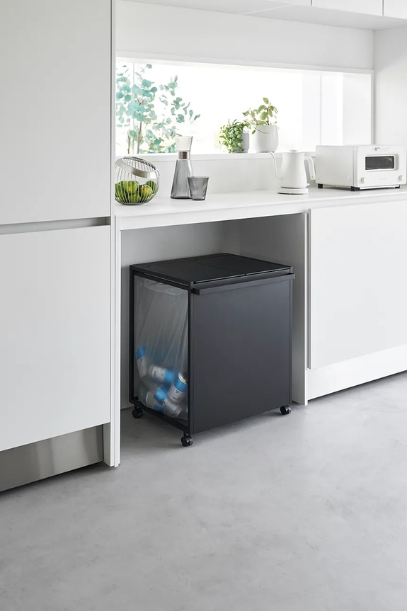 Kanta za smeće s dvije komore Yamazaki Tower 1821 crna AA00