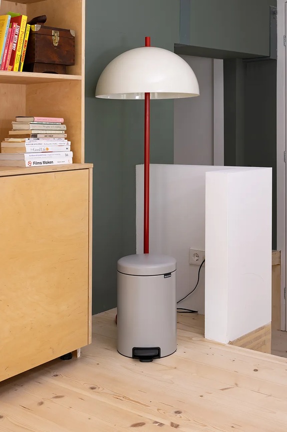 Brabantia kosz na śmieci ze stali 12 l 252303. szary