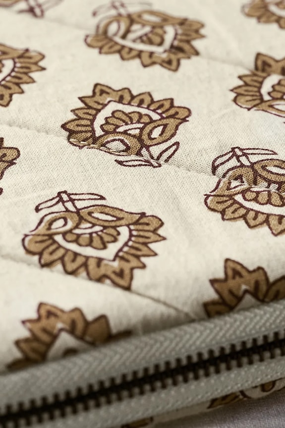 Življenjski slog House Doctor prevleka za prenosnik 32 x 23 cm 203670821 bež