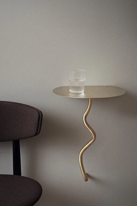 Nappali és hálószoba ferm LIVING faliszekrény Curvature Wall Table 1104267226 sárga