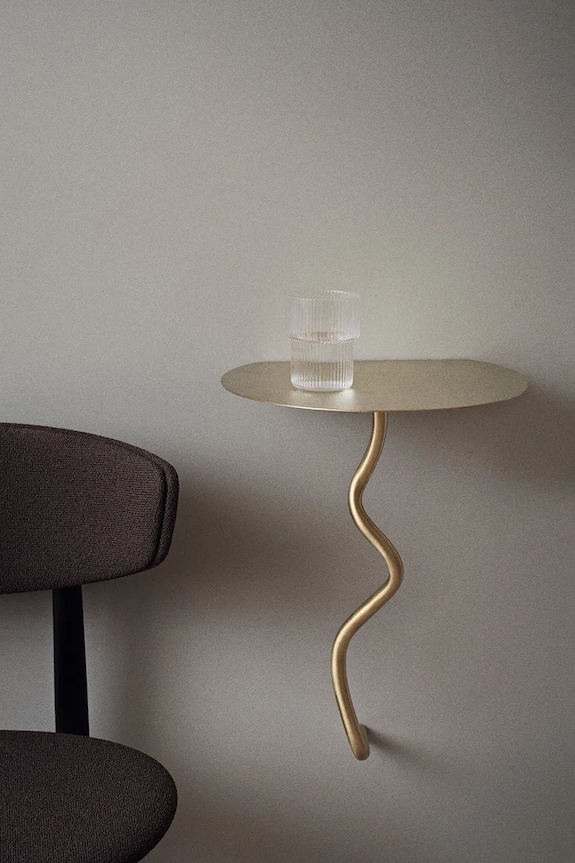 Nappali és hálószoba ferm LIVING faliszekrény Curvature Wall Table 1104267226 sárga