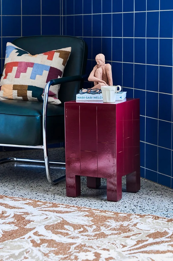 Obývacia izba a spálňa Stolík House Doctor HDBrick 30 x 50,5 x 30 cm 900000118 burgundské
