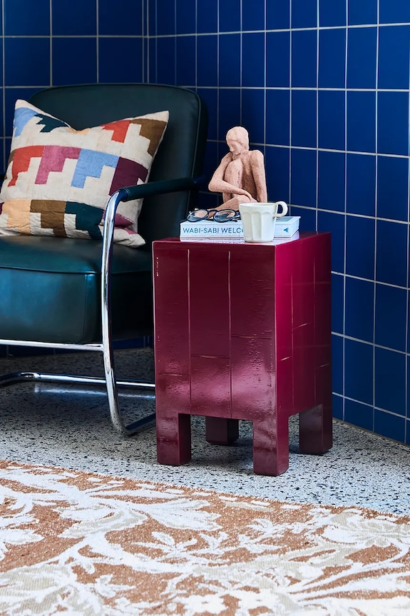 Obývacia izba a spálňa Stolík House Doctor HDBrick 30 x 50,5 x 30 cm 900000118 burgundské