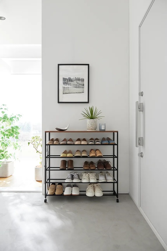 Ράφι παπουτσιών Yamazaki Towert 90.5 x 26 x 87 cm 1466. μαύρο AA00