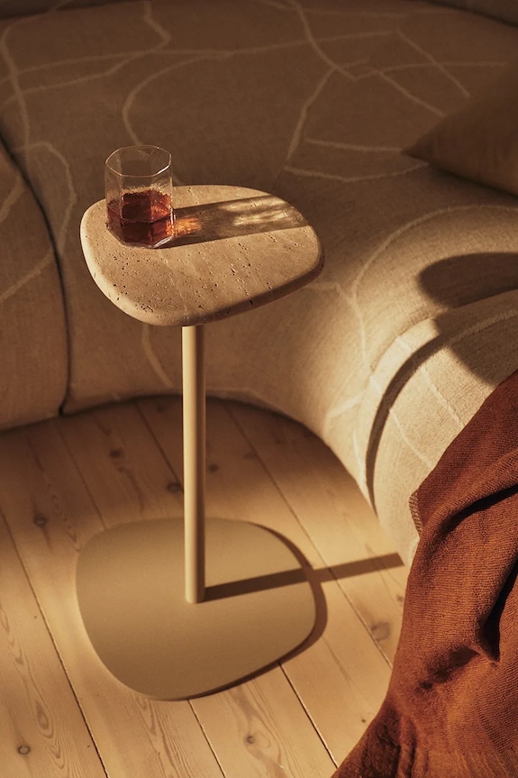 Obývacia izba a spálňa Ferm Living konferenčný stolík z ocele 56 x 30,6 x 30,4 cm 1104273158 béžová