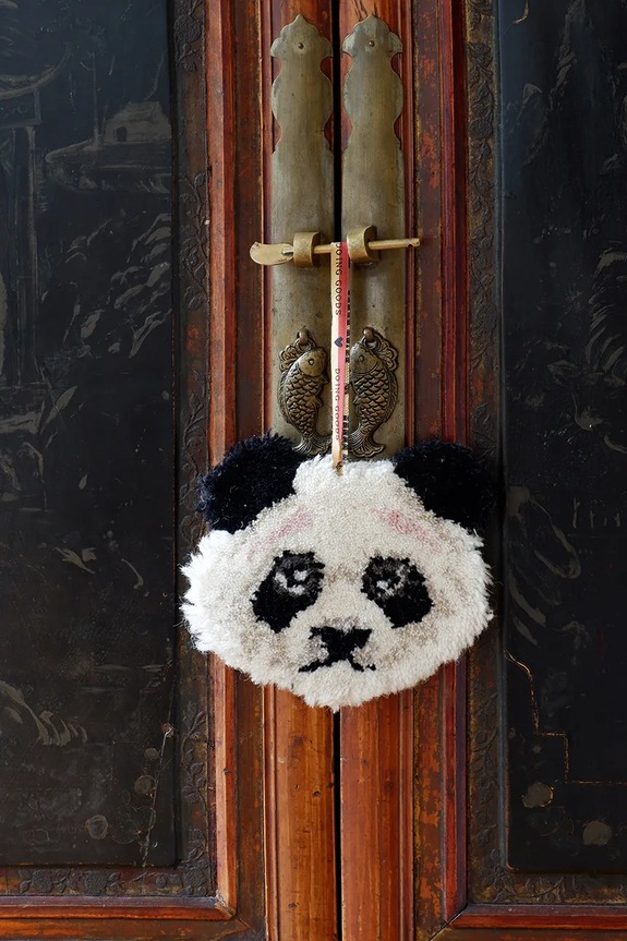 Nástenná dekorácia Doing Goods Plumpy Panda 19 x 16 x 2 cm viacfarebná 1.45.10.049.020.3