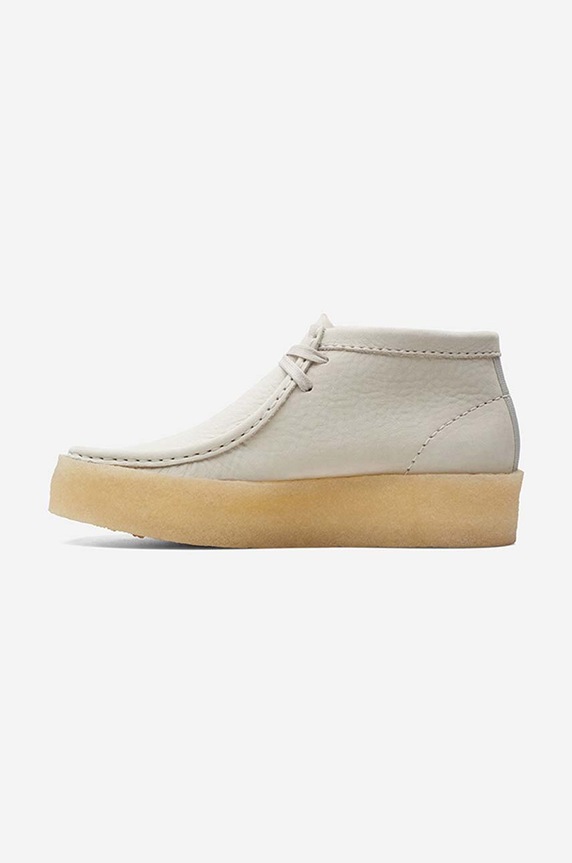 Shoes Clarks suede ankle boots WallabeeCup 26168988 white