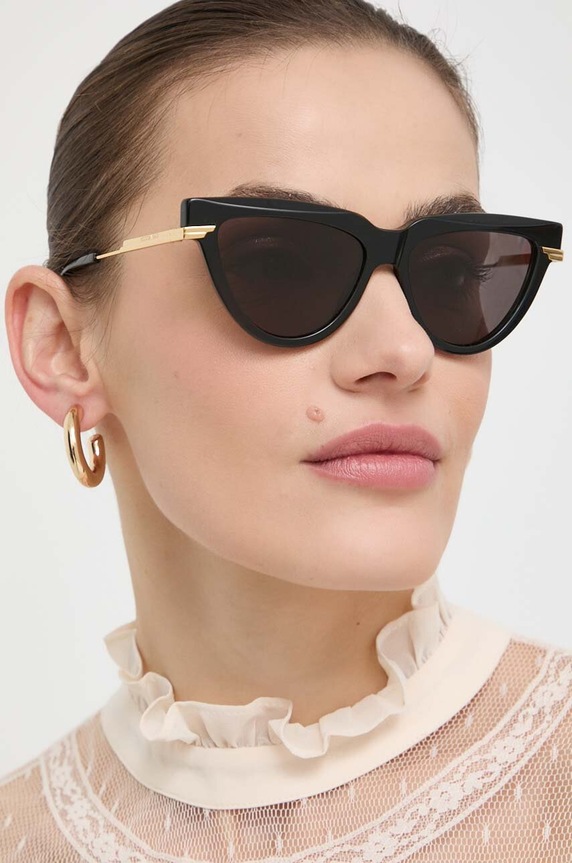 Sunčane naočale Bottega Veneta mačje oči crna BV1265S