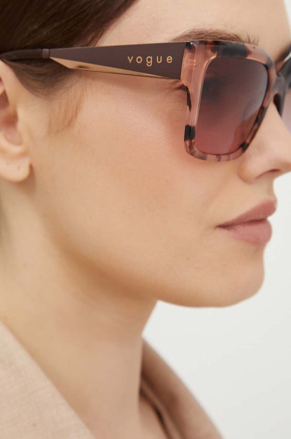 Kiegészítők VOGUE napszemüveg 0VO5553S barna
