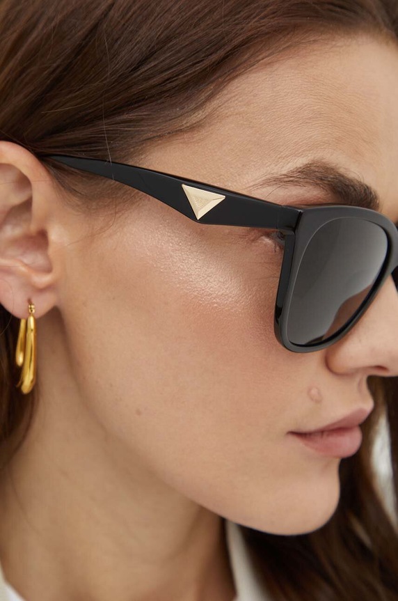 Sončna očala Emporio Armani 0EA4222U črna AA00