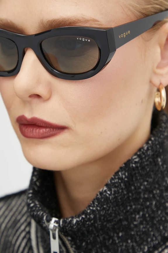 Slnečné okuliare VOGUE hladký čierna 0VO5616S.W44/11
