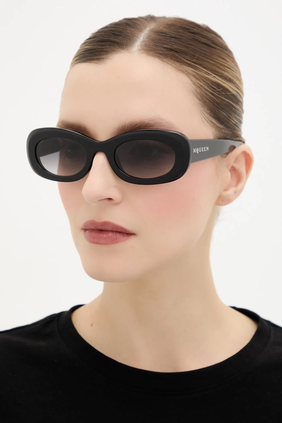 Slnečné okuliare Alexander McQueen hladký čierna AM0527S