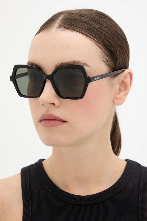 Slnečné okuliare Alexander McQueen hladký čierna AM0537S