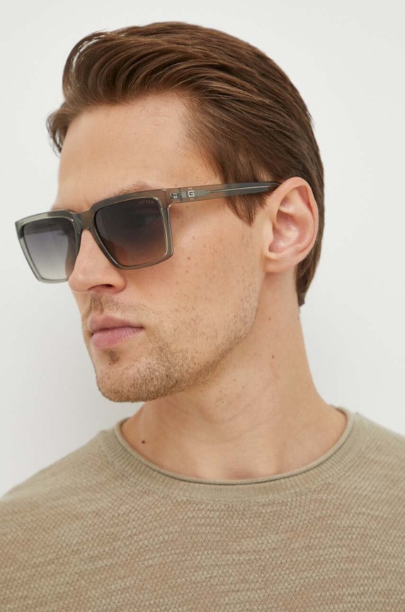 Guess okulary przeciwsłoneczne gradientowa szary GU00084.5893P