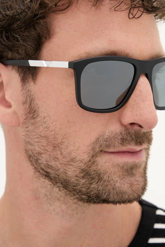 Emporio Armani napszemüveg 0EA4237