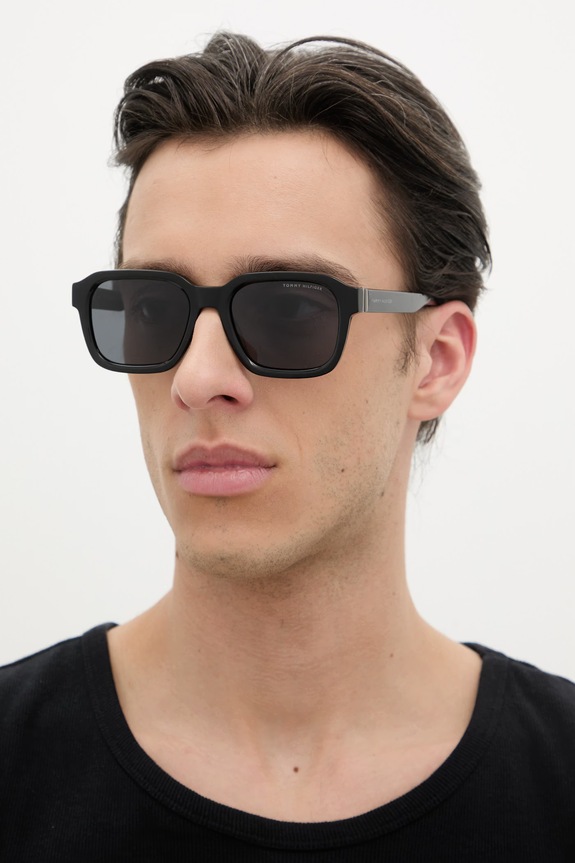 Tommy Hilfiger okulary przeciwsłoneczne męskie jednolita czarny TH.2310/S