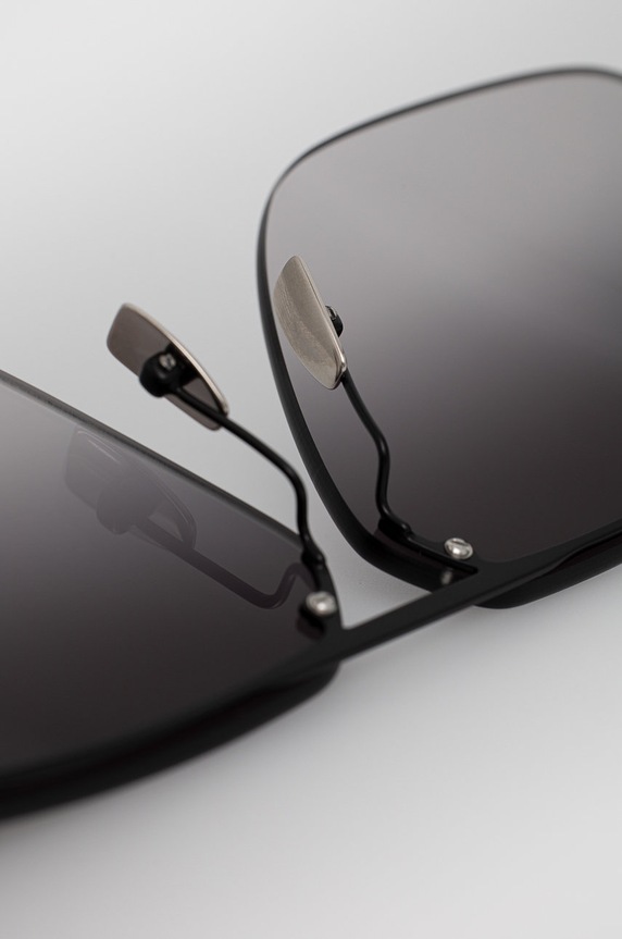 Bottega Veneta okulary przeciwsłoneczne czarny BV1065S