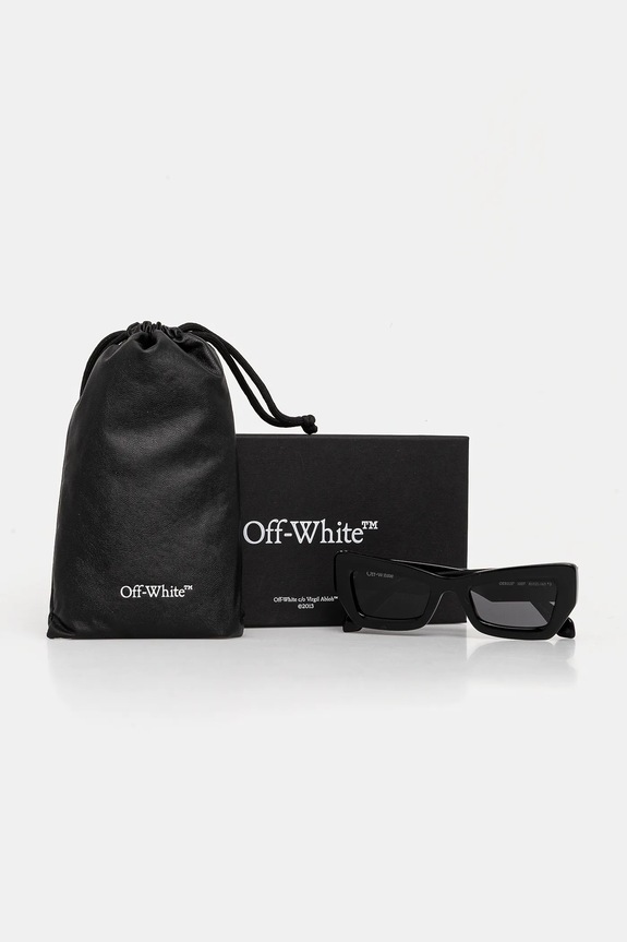 Солнцезащитные очки Off-White чёрный OERI137.511007
