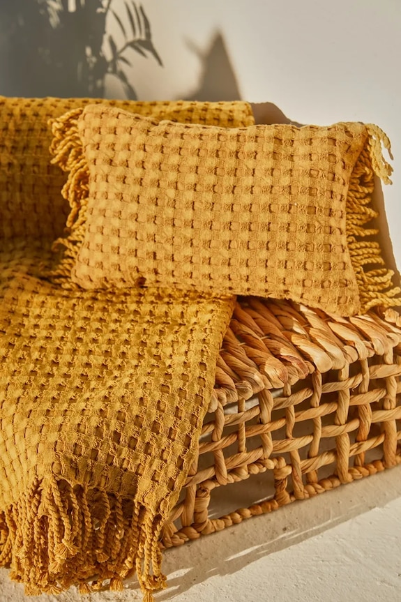 Βαμβακερή πετσέτα θαλάσσης Calma House Ola 100 x 180 cm κίτρινο OLA.100.MOS