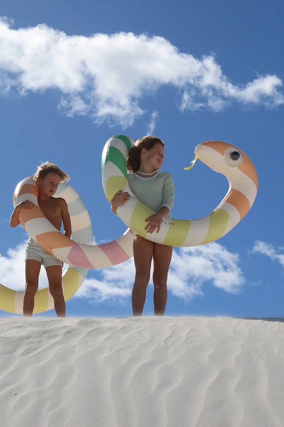 SunnyLife makaron do pływania Giant Inflatable Noodle Poolside Sorbet Stripe S51GINML