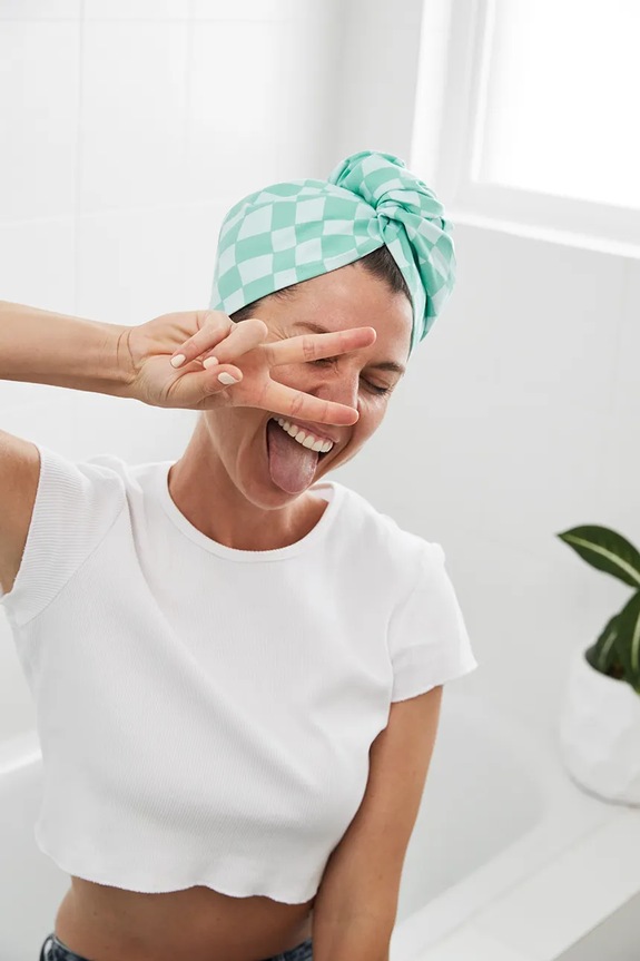 Turban za kosu Dock & Bay Check Mate HAIRW.SUE.CHKMATE