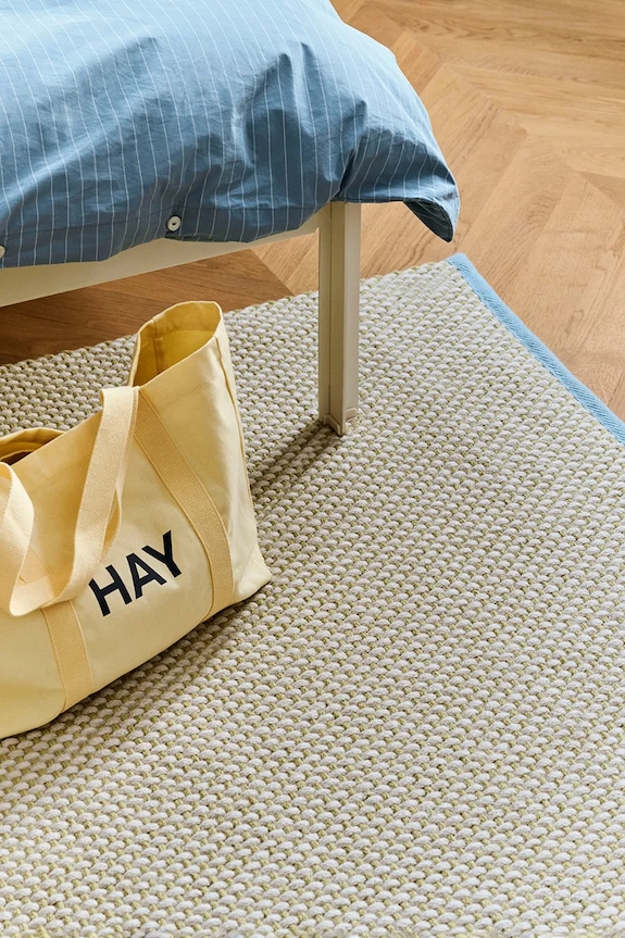 Lifestyle Nákupní taška HAY Shopper 32 x 40 x 13 cm AE980.A602.AB45 žlutá