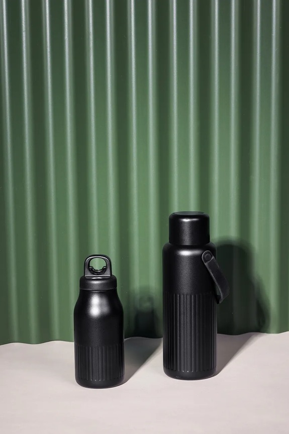 Sagaform termos ze stali malowanej proszkowo 1 l 5018689 czarny AA00