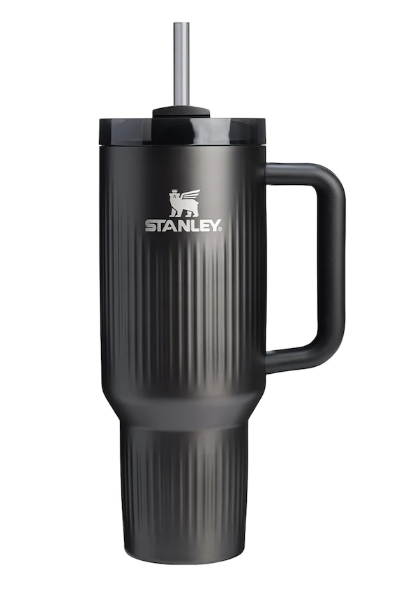 Stanley термокружка из нержавеющей стали Quencher® H2.O FlowState™ Fluted 1,18 l чёрный 10.13002.0132