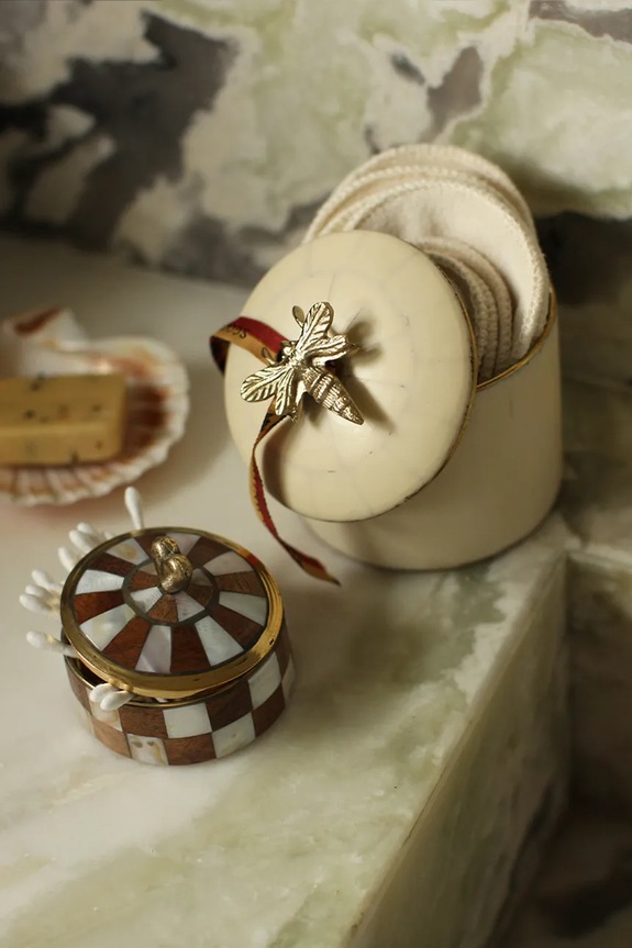 Doing Goods tartály fedővel Queen Bee Circus Box 1.20.21.014.002.4 többszínű