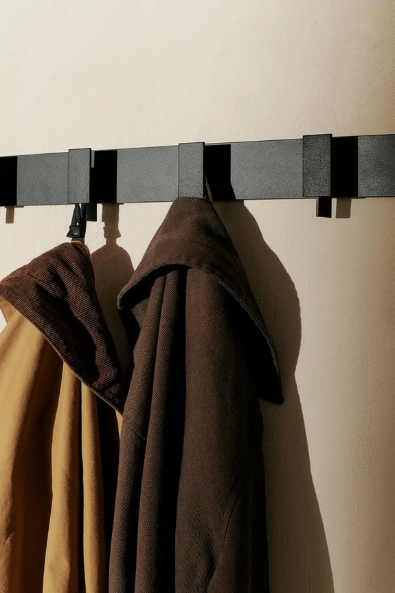 Obývacia izba a spálňa Nástenný vešiak ferm LIVING Lager Coat Rack 1104270760 čierna
