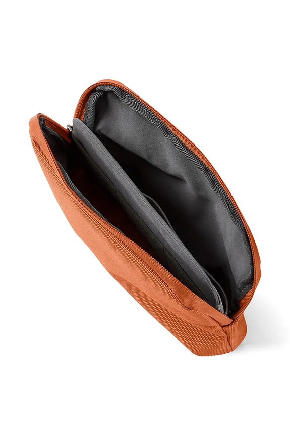 Lifestyle Orbitkey organizzatore da viaggio per ufficio Desk Pouch Terracotta 22 x 12 x 5 cm WDP1.TER.109 arancione