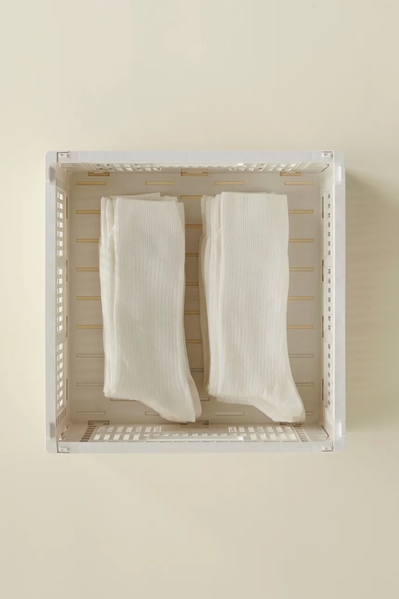 Living și dormitor HAY cutie de depozitare Colour Crate M / 14 x 26,5 x 34,5 cm AB634F125AB90 alb