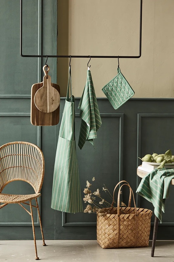 Stropna vješalica House Doctor 2C 100 x 75 cm 206200200 crna