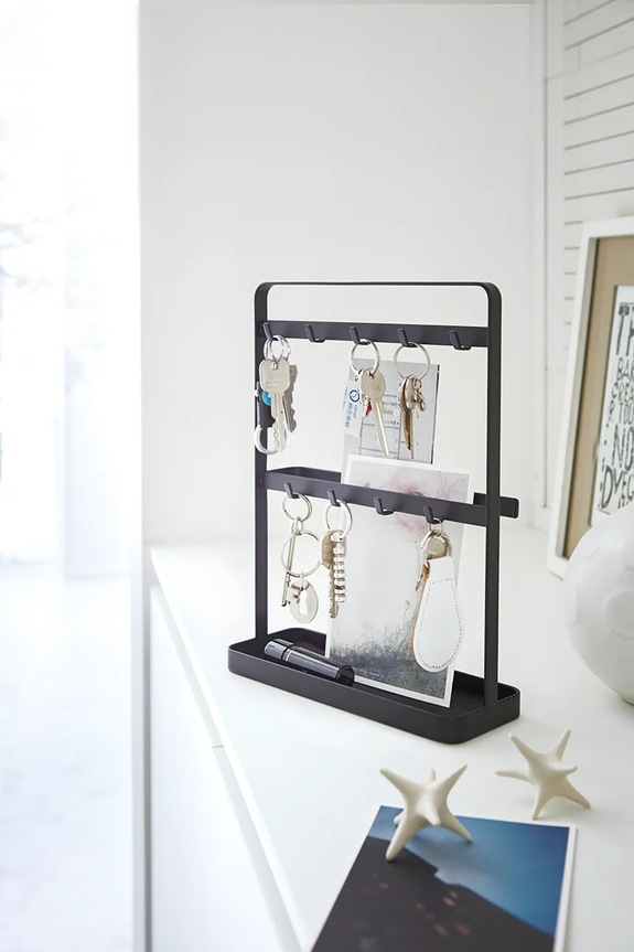 Salon i sypialnia Yamazaki organizer na klucze Smart 20 x 7,5 x 27 cm 2778 czarny